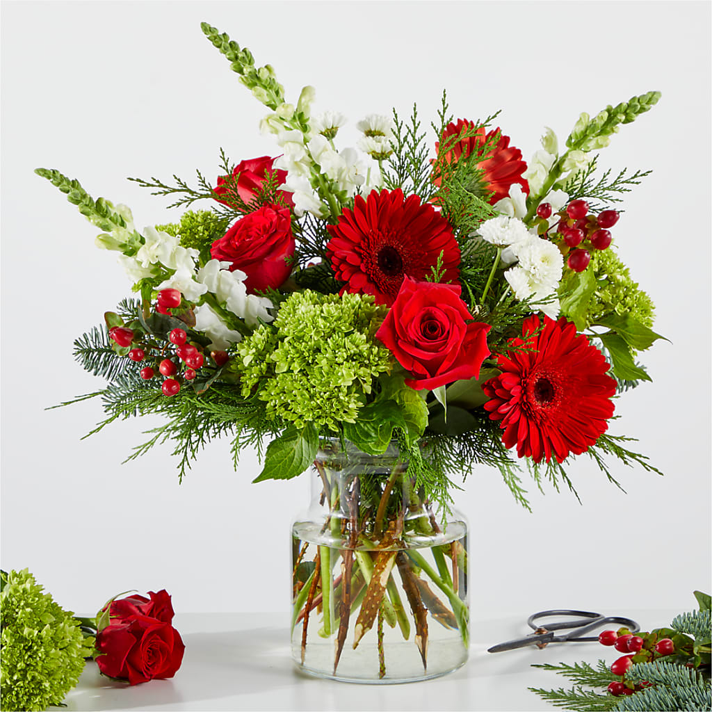Merry Moment Bouquet – A Florist Original – Gunnels Florist Inc, Cookeville TN