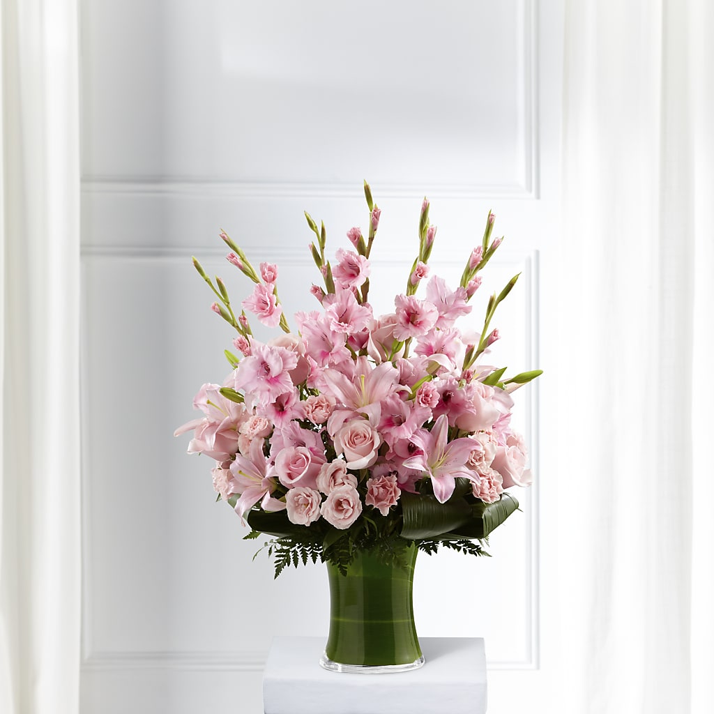 Lovely Tribute Bouquet – Gunnels Florist Inc, Cookeville TN