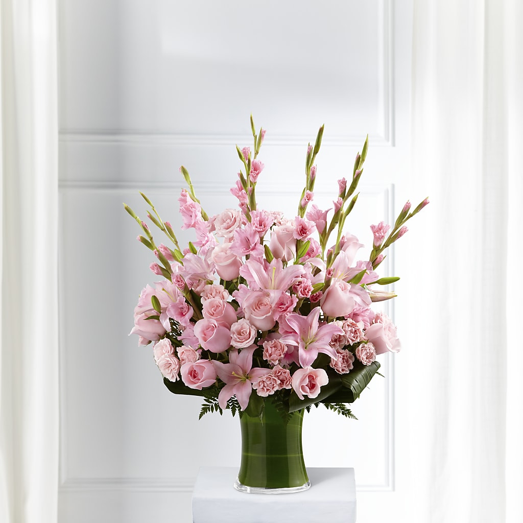 Lovely Tribute Bouquet – Gunnels Florist Inc, Cookeville TN