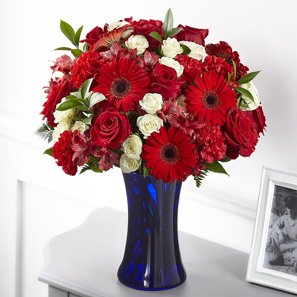 Hearts Embrace Bouquet – Gunnels Florist Inc, Cookeville TN