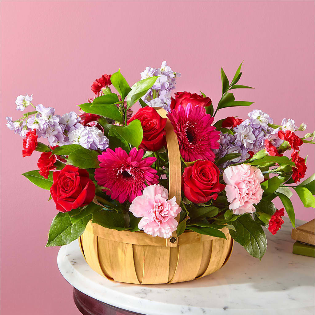 Pink Picnic Basket – Gunnels Florist Inc, Cookeville TN