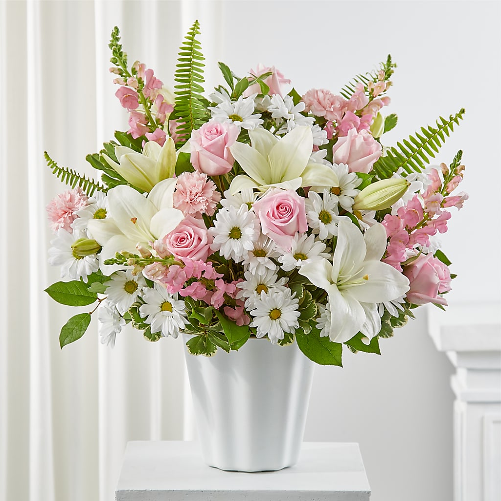 Soft Touch Tabletop Basket – Gunnels Florist Inc, Cookeville TN