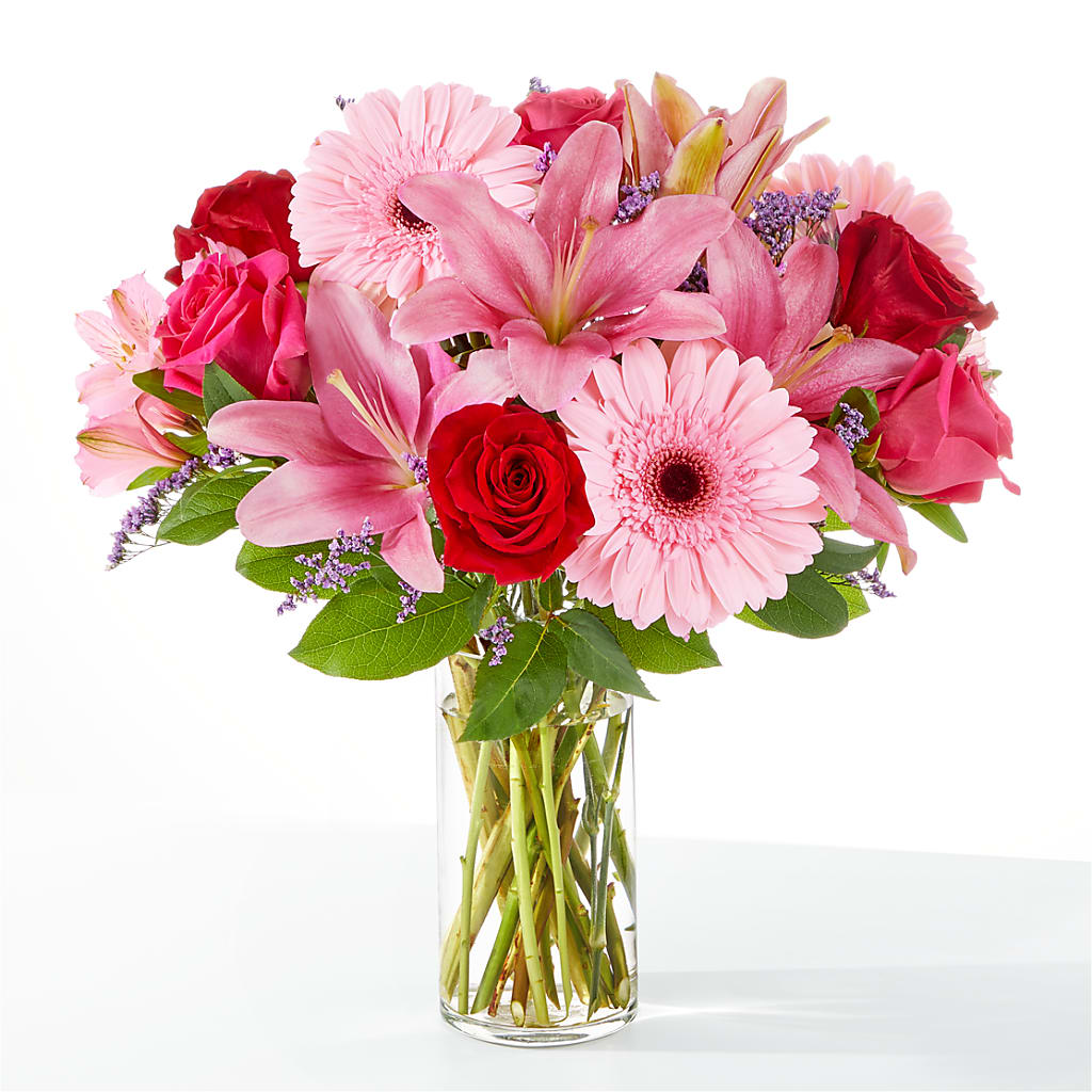 Lots of Love Bouquet – Gunnels Florist Inc, Cookeville TN
