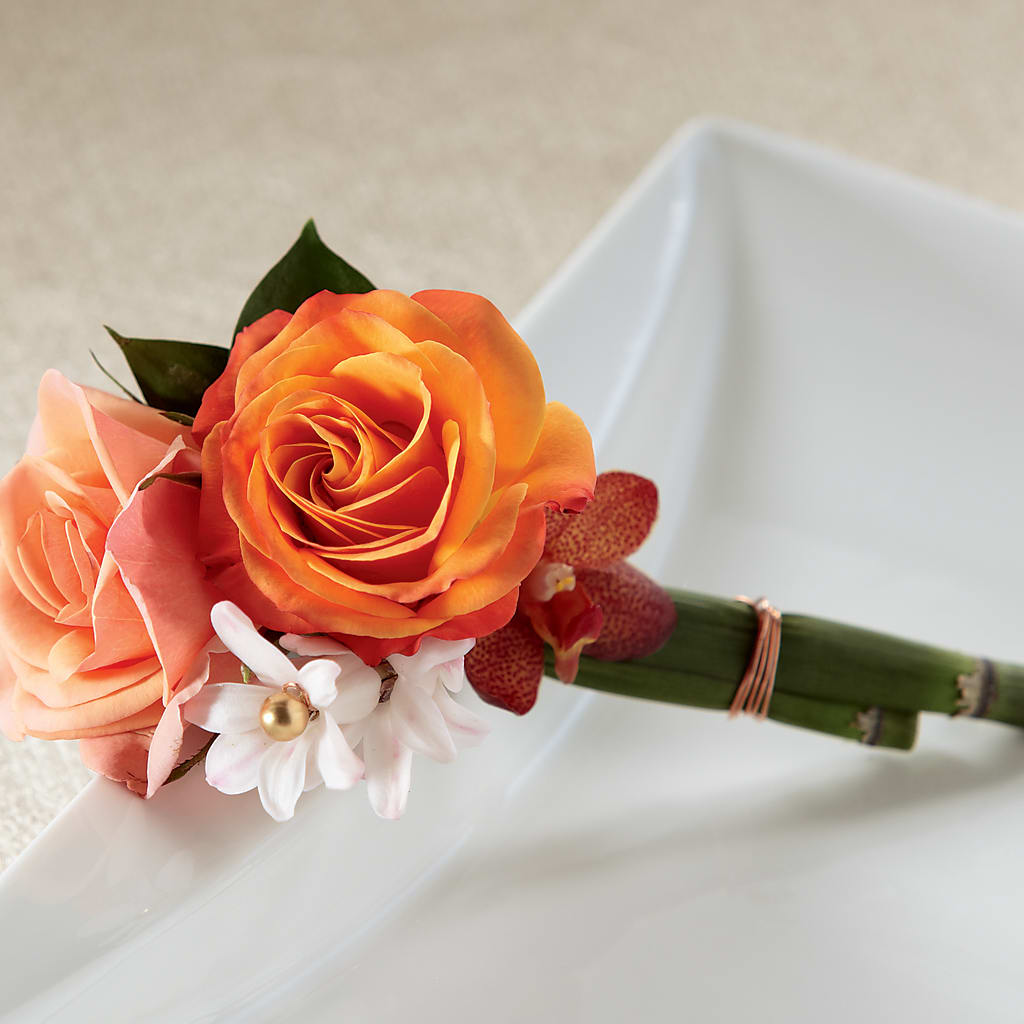 Sunset Dream Boutonniere – Gunnels Florist Inc, Cookeville TN