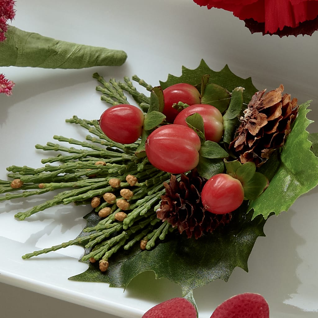 Red Berry Boutonniere – Gunnels Florist Inc, Cookeville TN