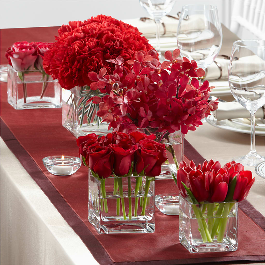 Modern Grace Centerpiece – Gunnels Florist Inc, Cookeville TN
