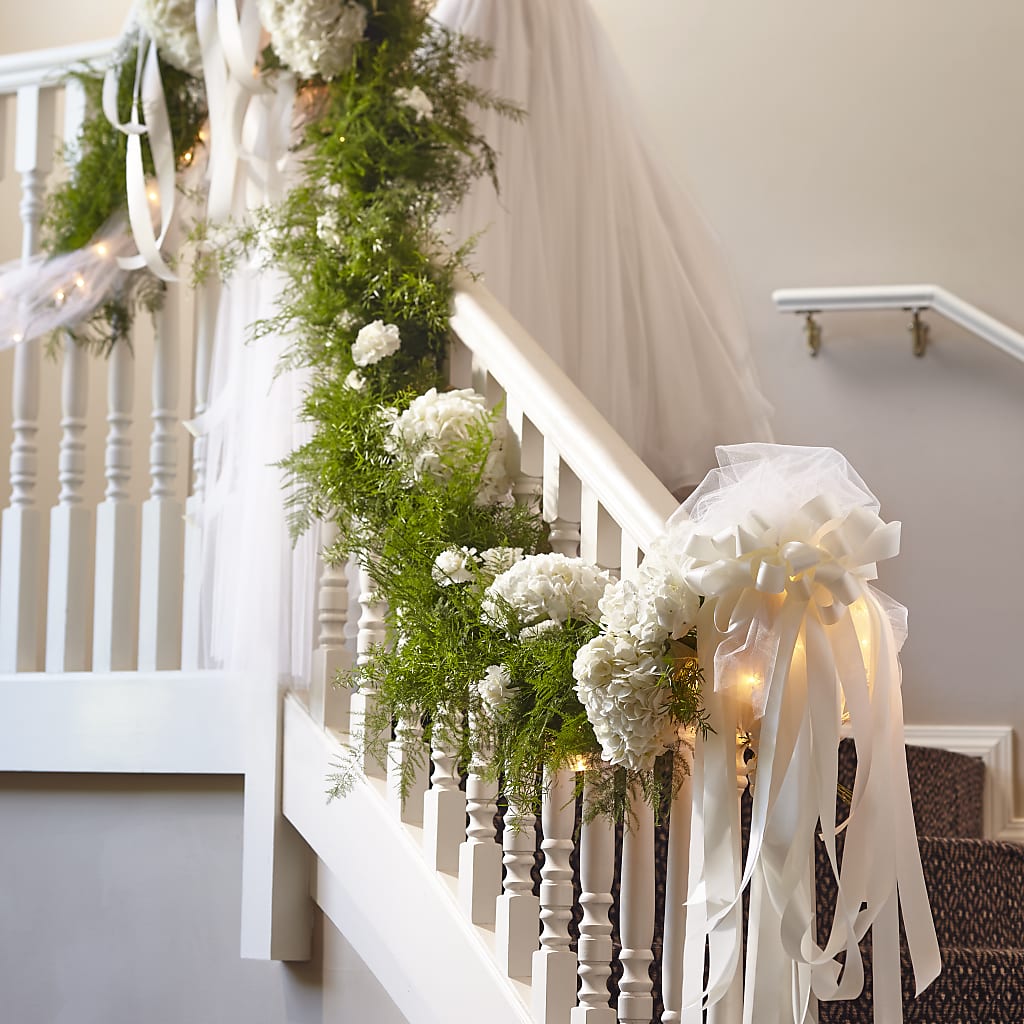 Champagne Dreams Garland – Gunnels Florist Inc, Cookeville TN