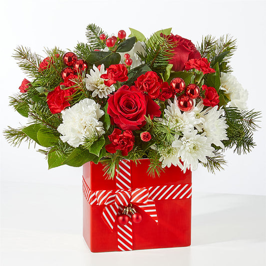 Presents Under the Tree Bouquet –  Gunnels Florist Inc, Cookeville TN