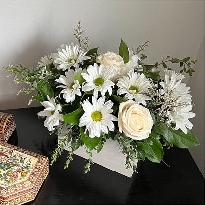 Fresh Linen Box Bouquet –  Gunnels Florist Inc, Cookeville TN