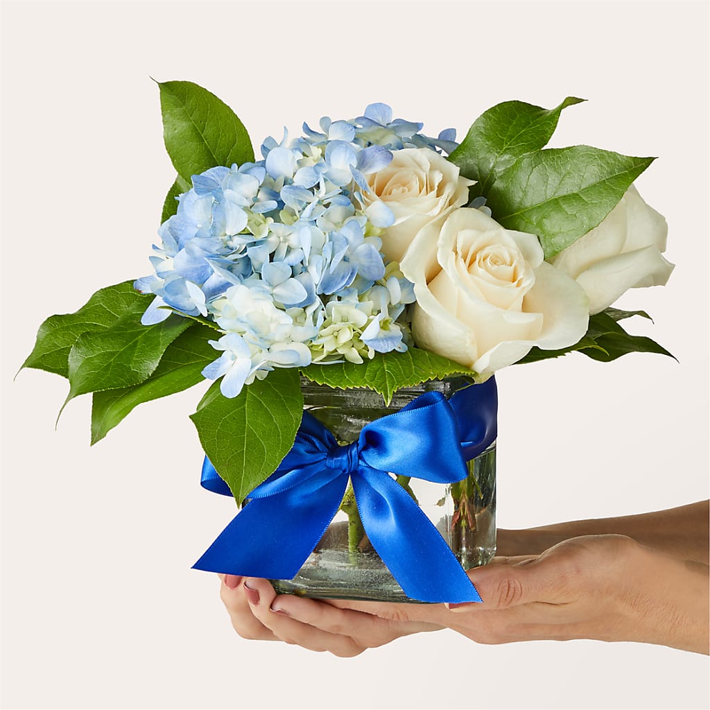 Sky Blue Delight Bouquet –  Gunnels Florist Inc, Cookeville TN