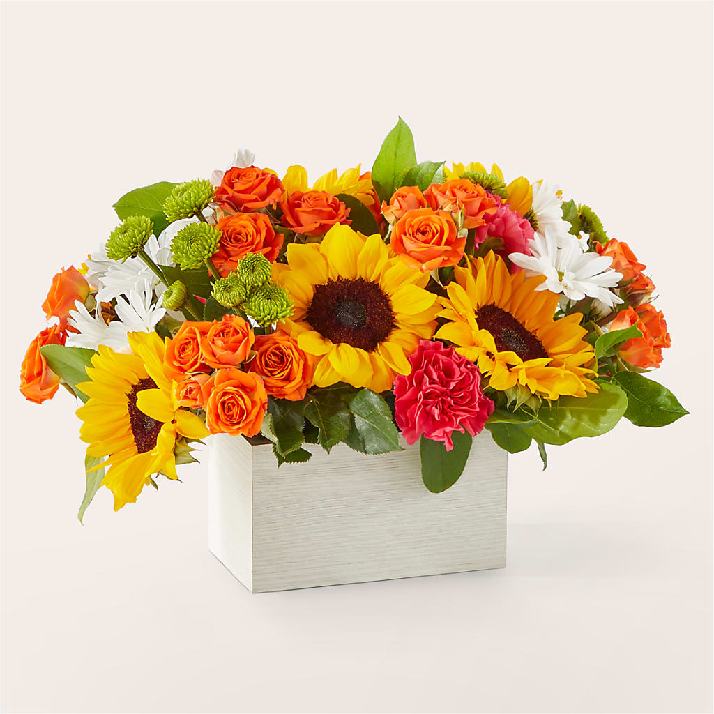 Sun-drenched Blooms Box Bouquet –  Gunnels Florist Inc, Cookeville TN