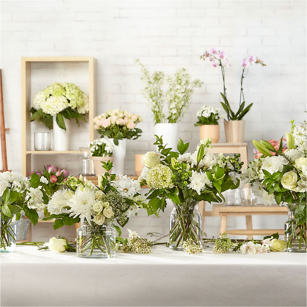 Classic Ivory – A Florist Original –  Gunnels Florist Inc, Cookeville TN