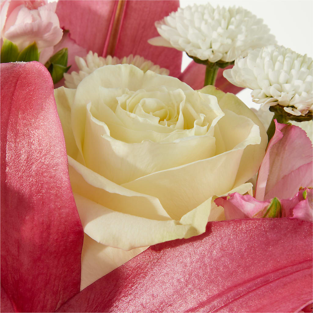 Piece of Cake Bouquet –  Gunnels Florist Inc, Cookeville TN