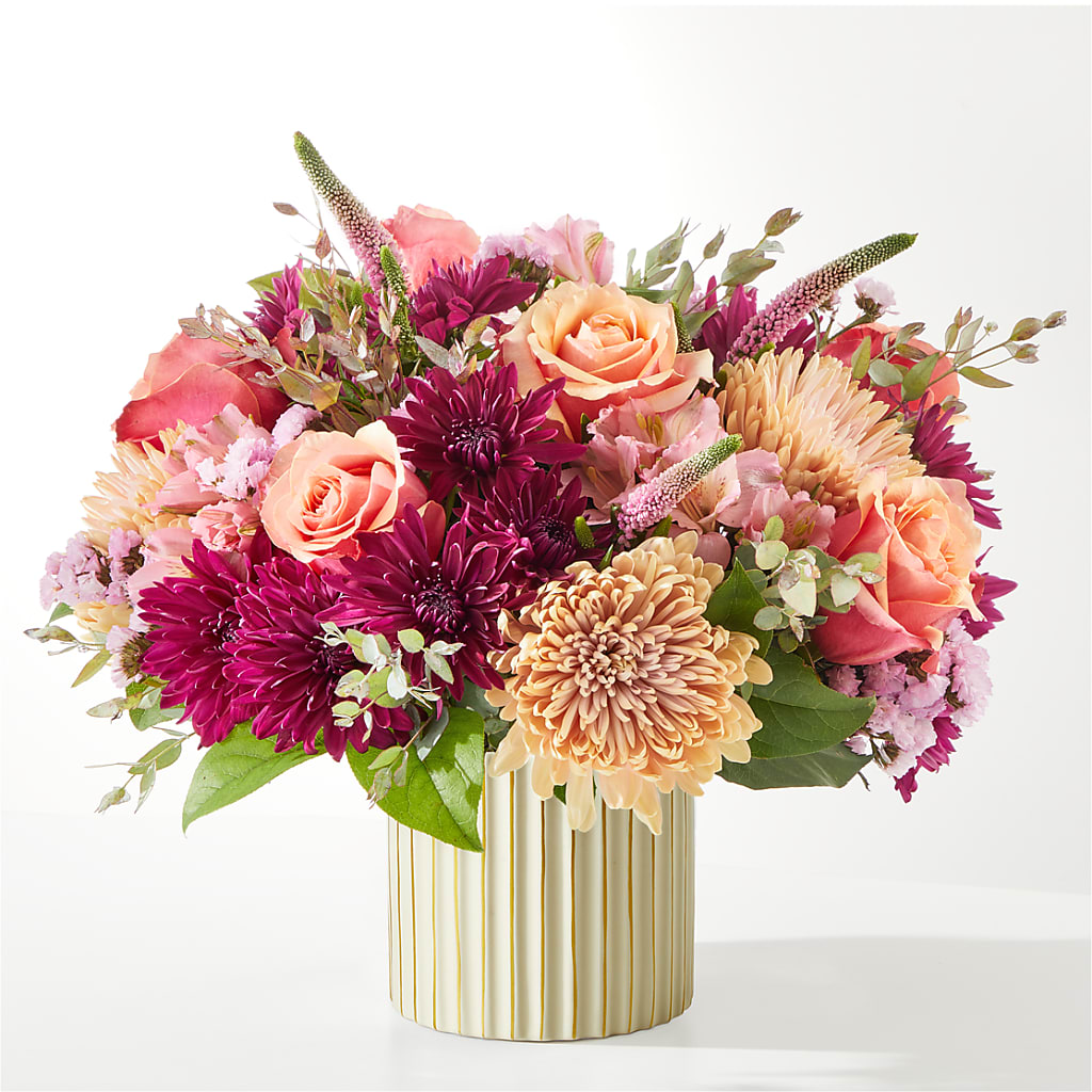 Berry Cobbler Bouquet with Ivory Vase –  Gunnels Florist Inc, Cookeville TN