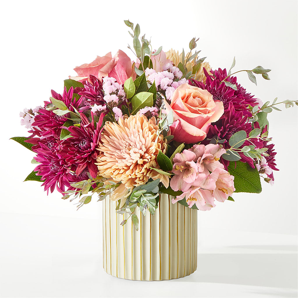 Berry Cobbler Bouquet with Ivory Vase –  Gunnels Florist Inc, Cookeville TN