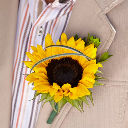 Free Spirit Boutonniere –  Gunnels Florist Inc, Cookeville TN
